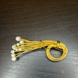 Gold Wire Pearl Accent Brooch